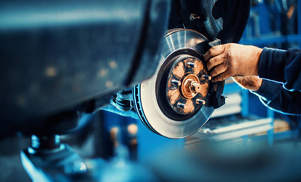 Gängige Materialien für Fahrgestelle und Karosserieteile von Fahrzeugen – Stahl, Aluminium und Kunststoffe erklärt